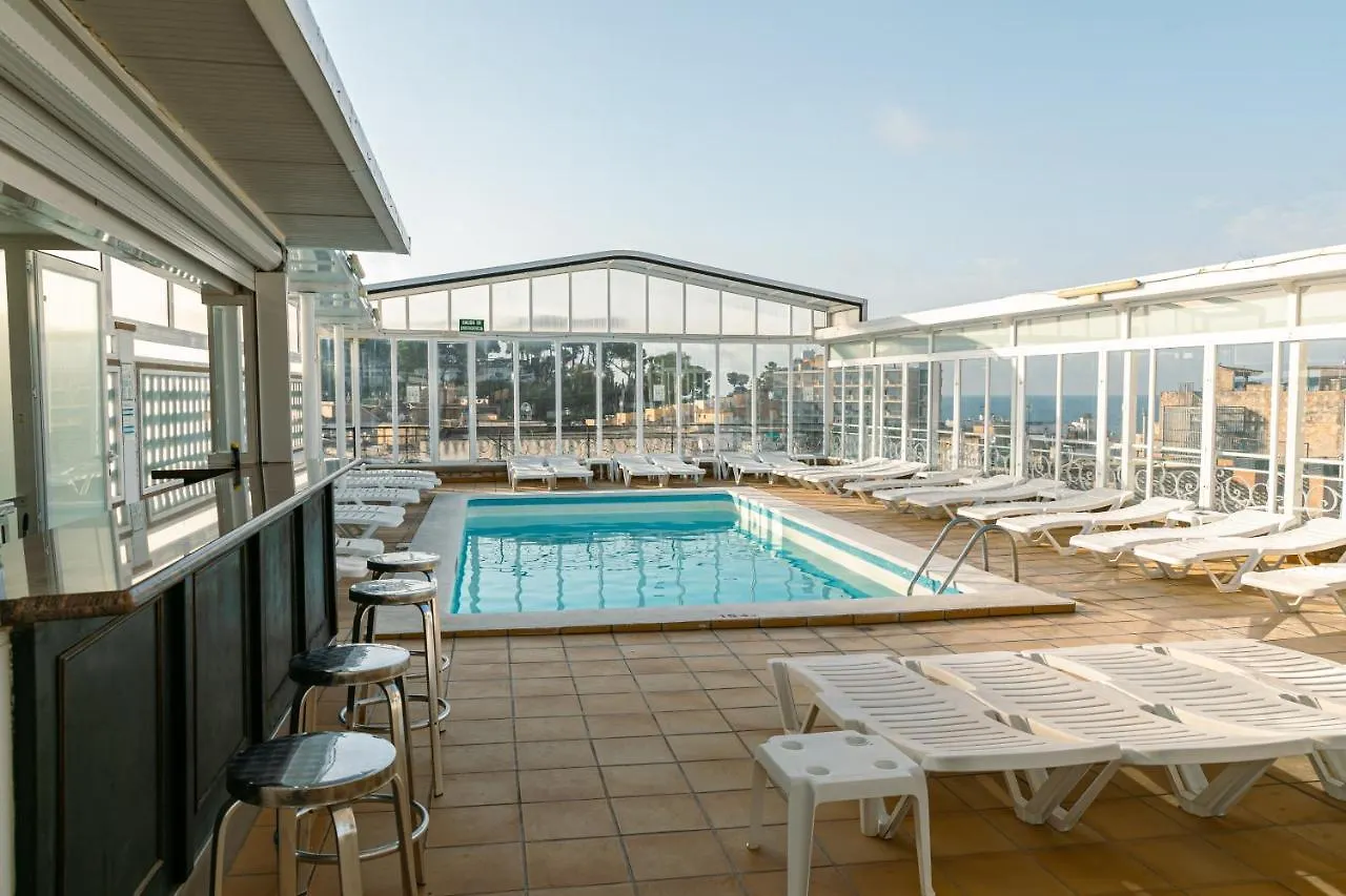 Hotel Mercedes, 滨海略雷特 3*,